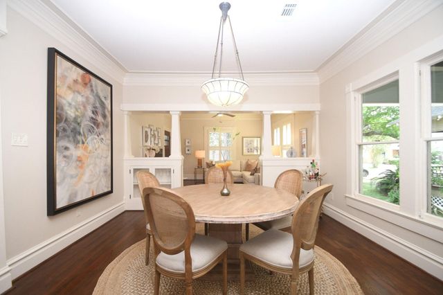 209 E Woodland Street, Houston, TX 77009
