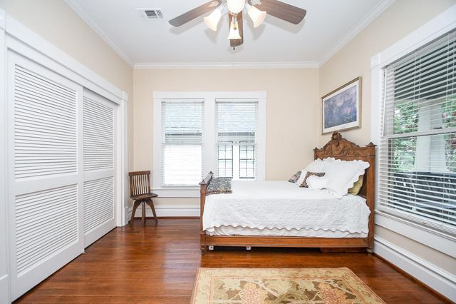 209 E Woodland Street, Houston, TX 77009