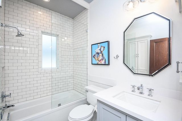 209 E Woodland Street, Houston, TX 77009
