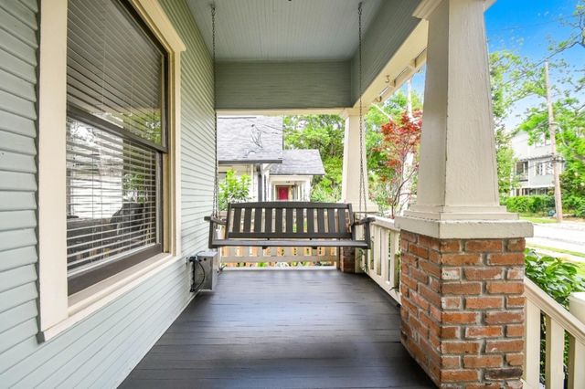209 E Woodland Street, Houston, TX 77009