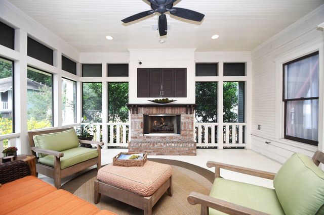 209 E Woodland Street, Houston, TX 77009