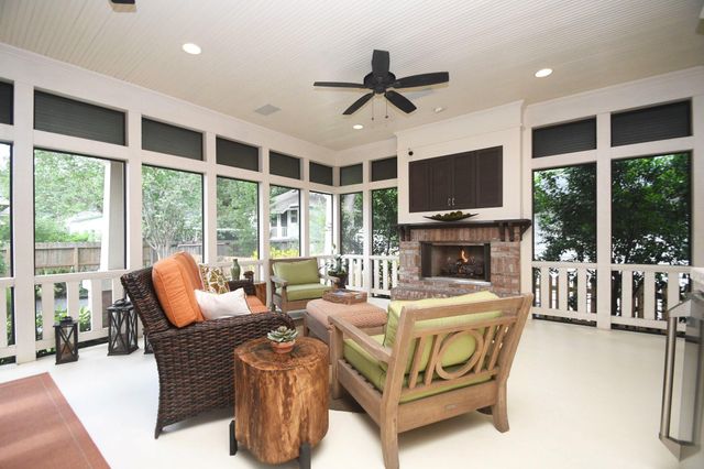209 E Woodland Street, Houston, TX 77009