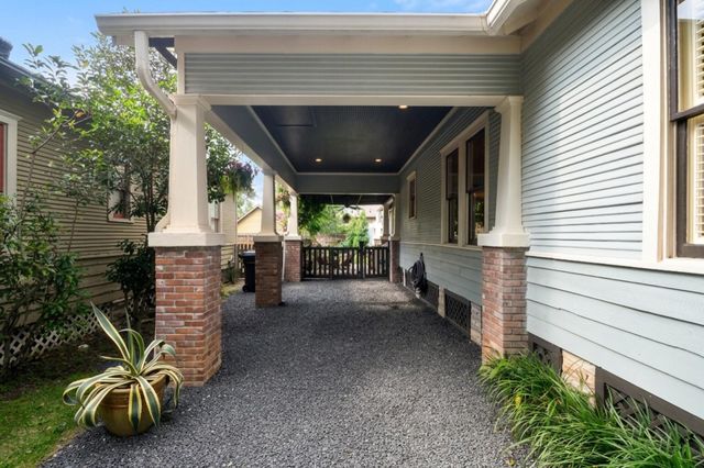 209 E Woodland Street, Houston, TX 77009