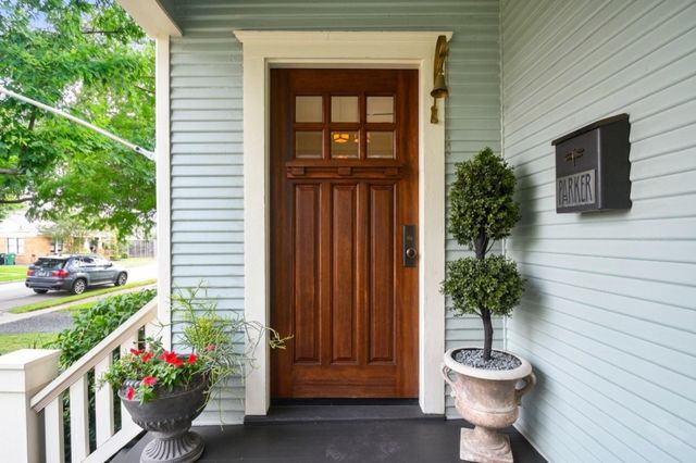209 E Woodland Street, Houston, TX 77009