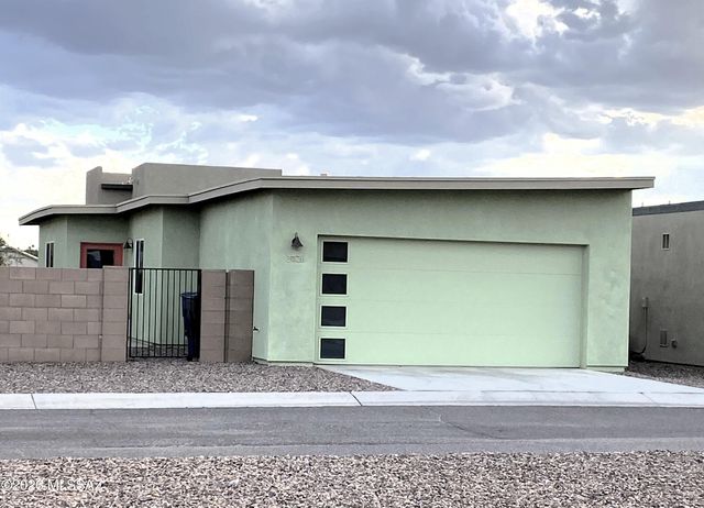 3026 N Dasylirion Drive, Tucson, AZ 85745