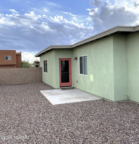 3026 N Dasylirion Drive, Tucson, AZ 85745