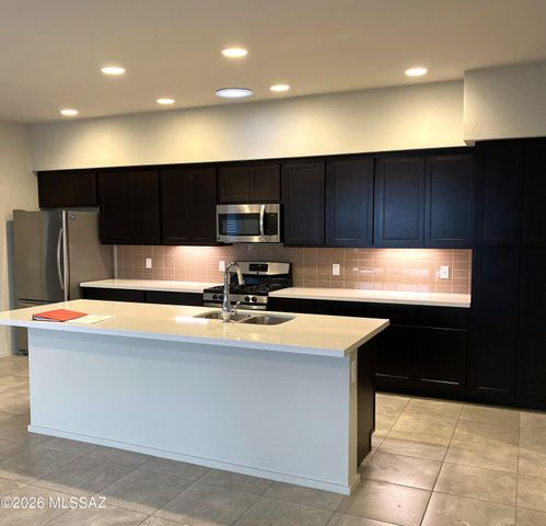 3026 N Dasylirion Drive, Tucson, AZ 85745