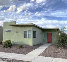 3026 N Dasylirion Drive, Tucson, AZ 85745
