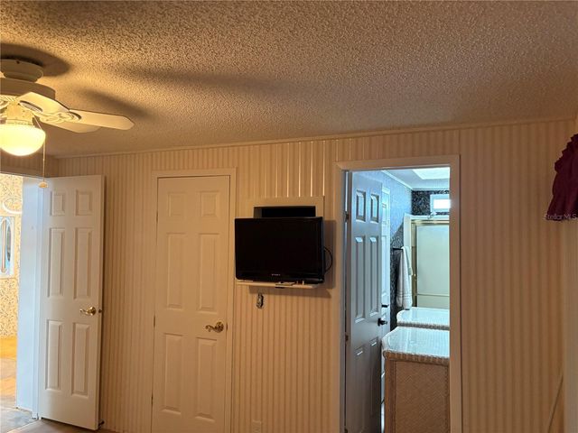 5696 HOLIDAY PARK BOULEVARD, North Port, FL 34287
