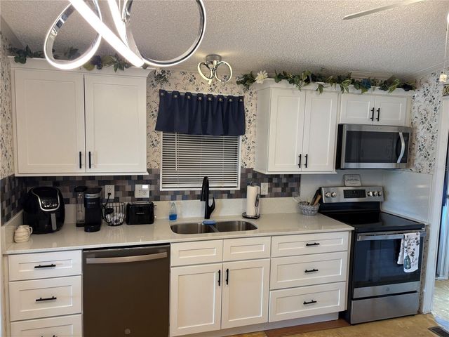 5696 HOLIDAY PARK BOULEVARD, North Port, FL 34287