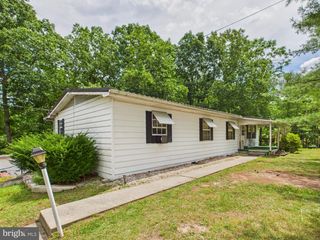 6739 MARTINSBURG RD, Berkeley Springs, WV 25411