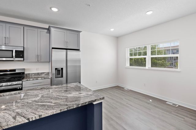 3159 Clover Ridge Drive, Chaska, MN 55318