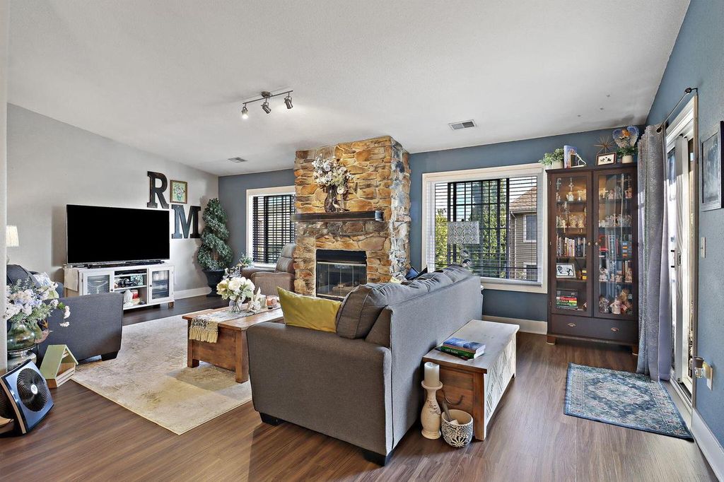 10020 74th STREET #E, Kenosha, WI 53142