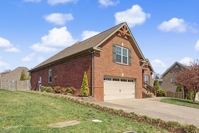 5021 Speight St, Spring Hill, TN 37174