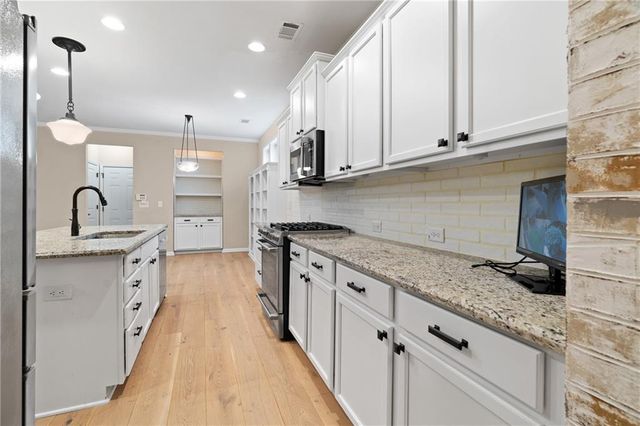 4521 W Village Court SE, Smyrna, GA 30080