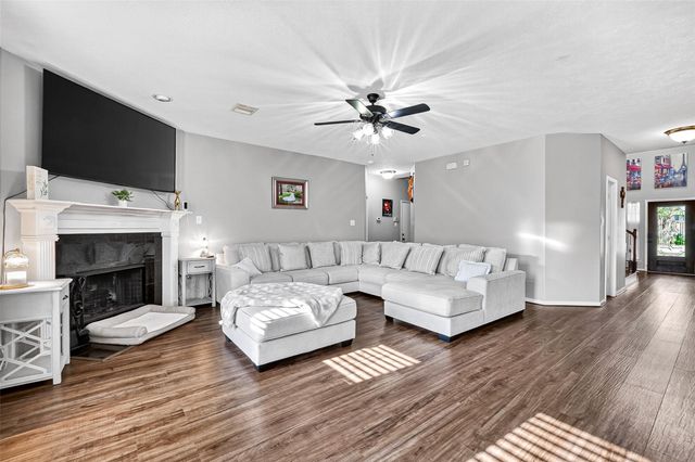 2221 Tracy Way, Deer Park, TX 77536