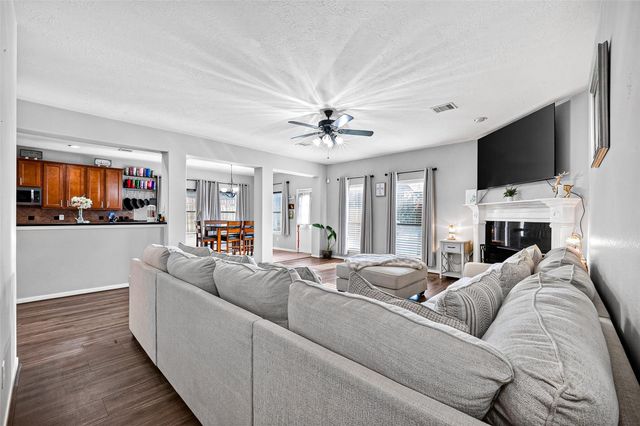 2221 Tracy Way, Deer Park, TX 77536