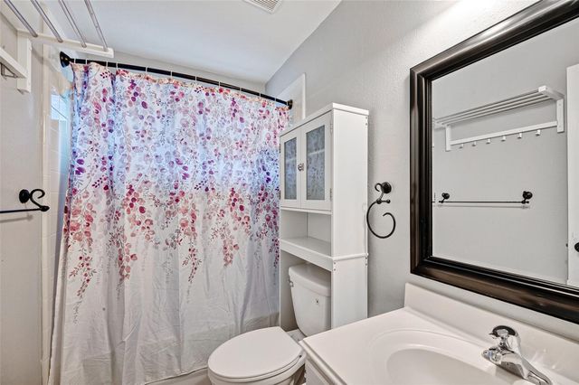 2221 Tracy Way, Deer Park, TX 77536