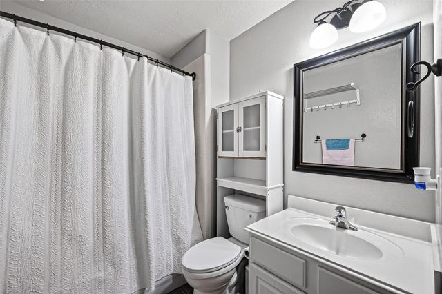 2221 Tracy Way, Deer Park, TX 77536