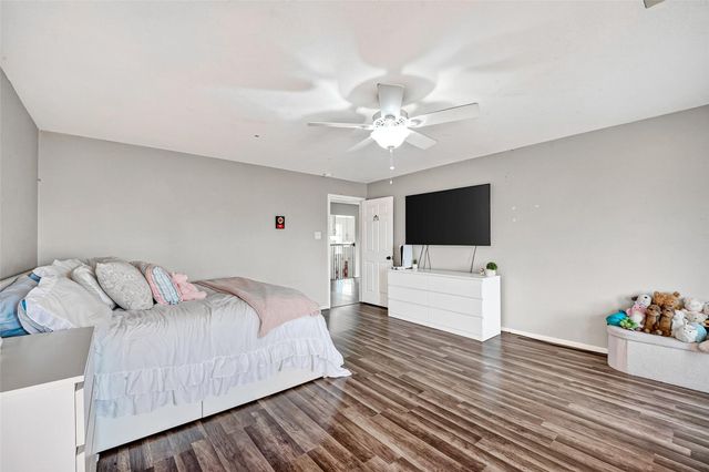 2221 Tracy Way, Deer Park, TX 77536