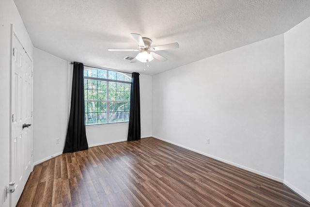 2221 Tracy Way, Deer Park, TX 77536