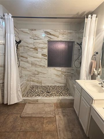 2221 Tracy Way, Deer Park, TX 77536