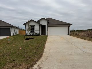 1260 Hickory Grove St, Brenham, TX 77833