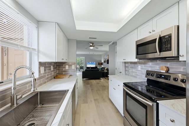 2223 BENEVA TERRACE 2222, Sarasota, FL 34232
