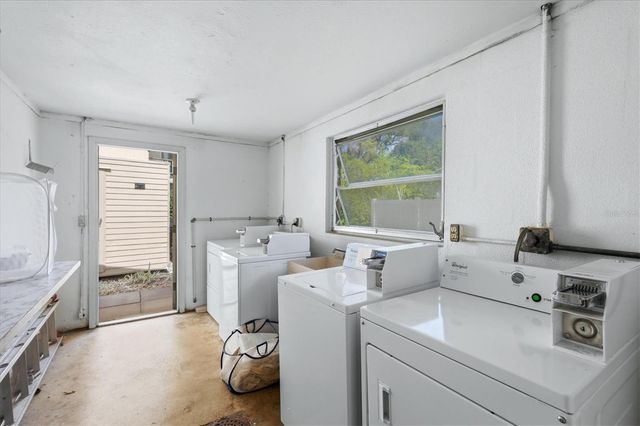 2223 BENEVA TERRACE 2222, Sarasota, FL 34232