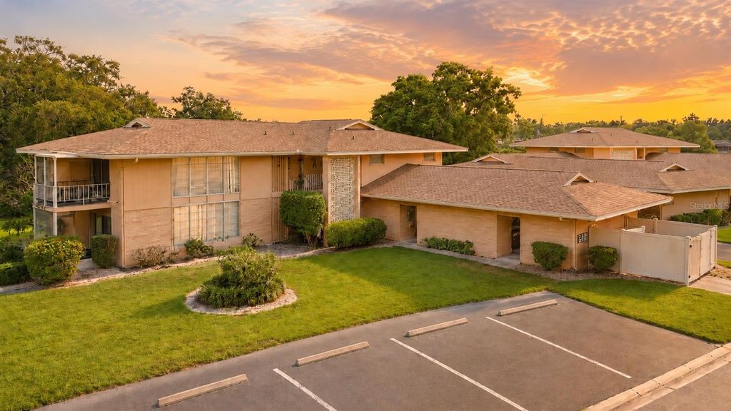 2223 BENEVA TERRACE 2222, Sarasota, FL 34232