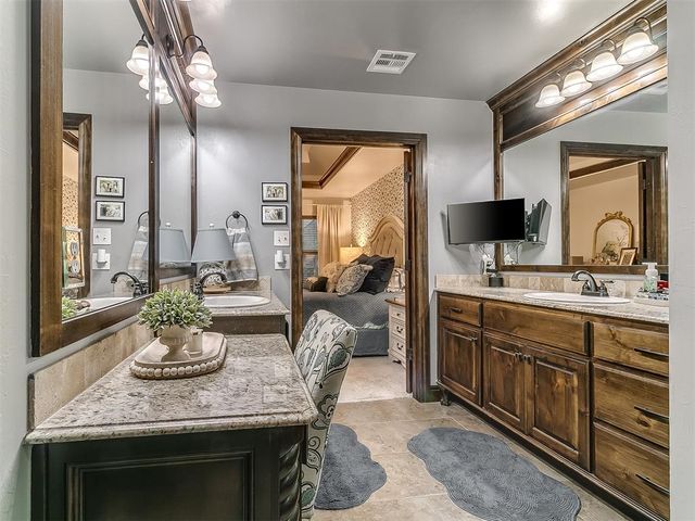 5808 Lindhurst Road, Edmond, OK 73034