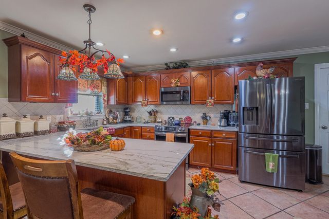 511 Katie Dr, Houma, LA 70360