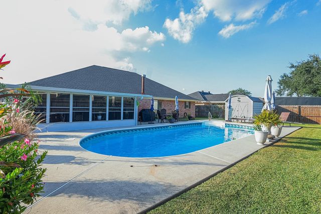 511 Katie Dr, Houma, LA 70360