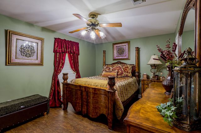 511 Katie Dr, Houma, LA 70360