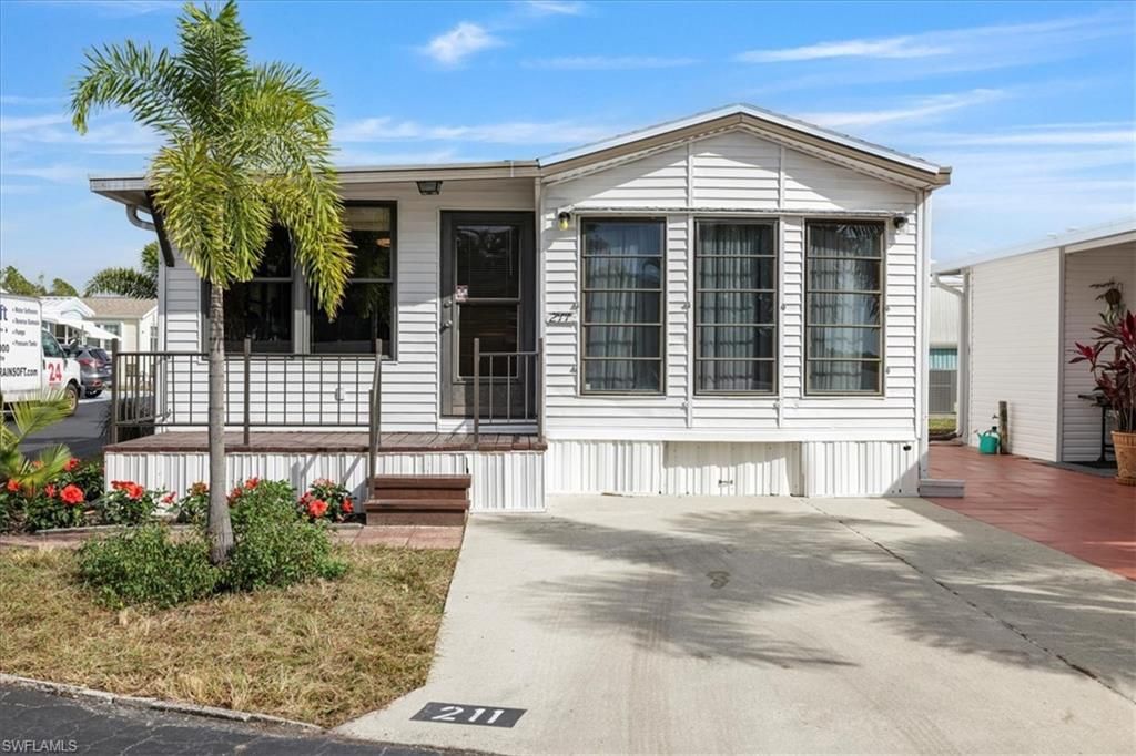 211 Sojourn DR, NORTH FORT MYERS, FL 33903 — exterior