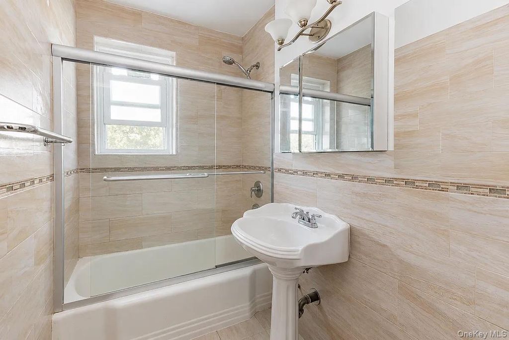 66-92 Selfridge 3J, Forest Hills, NY 11375 — photo 4