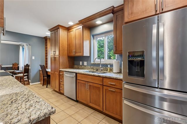 129 Bradstreet Road, Dayton, OH 45459