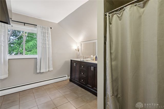 129 Bradstreet Road, Dayton, OH 45459
