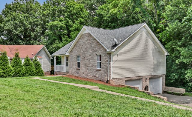 931 Drum Ln, Clarksville, TN 37043