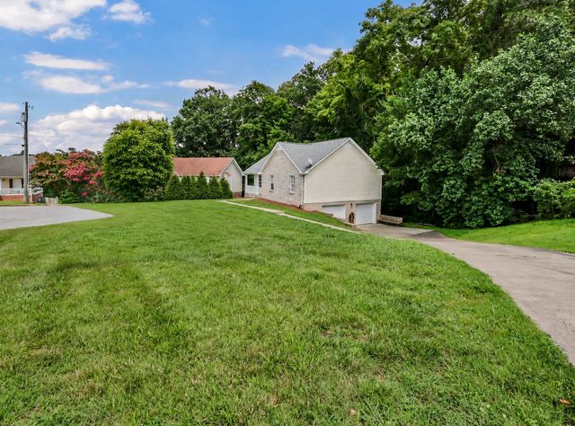 931 Drum Ln, Clarksville, TN 37043