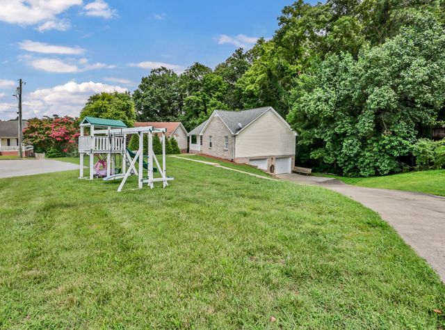 931 Drum Ln, Clarksville, TN 37043