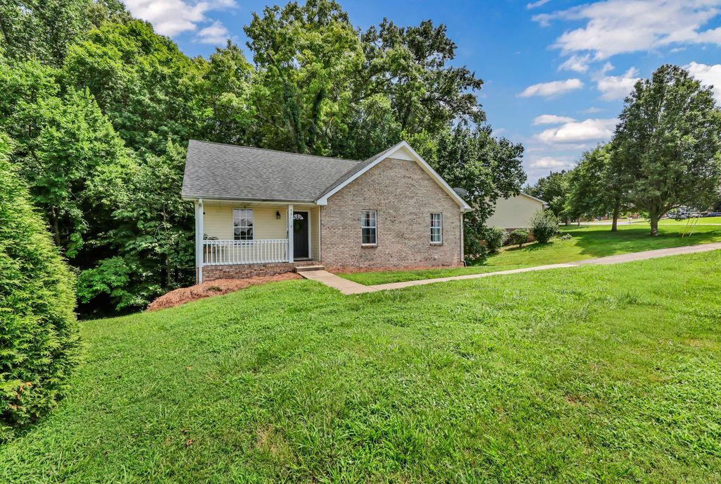 931 Drum Ln, Clarksville, TN 37043