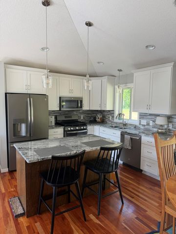 2515 Elmcroft Drive SW, Rochester, MN 55902