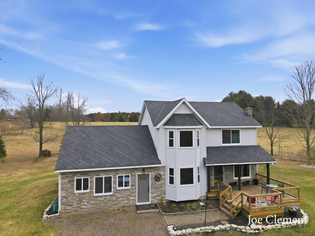 12700 Stebbins Avenue NW, Sparta, MI 49345