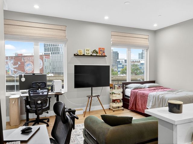 60 Cross St 315, Somerville, MA 02145