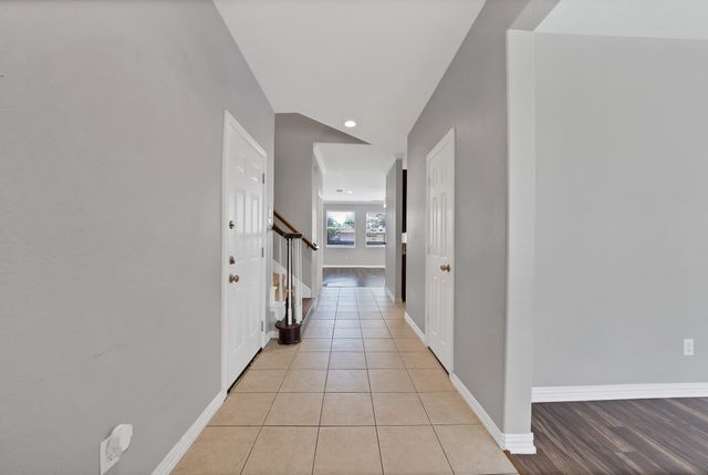 4833 Bridle Path Way, Fort Worth, TX 76244