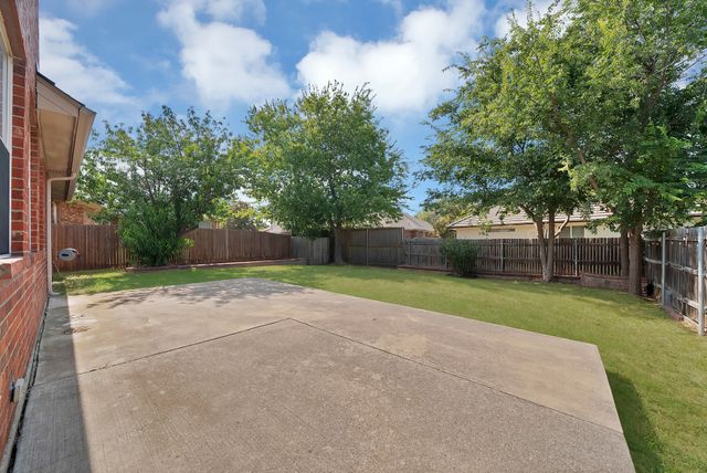 4833 Bridle Path Way, Fort Worth, TX 76244