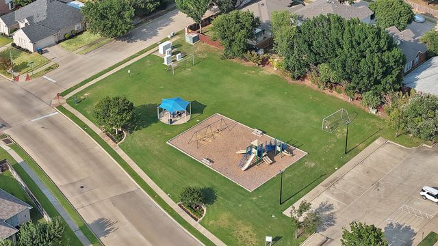 4833 Bridle Path Way, Fort Worth, TX 76244
