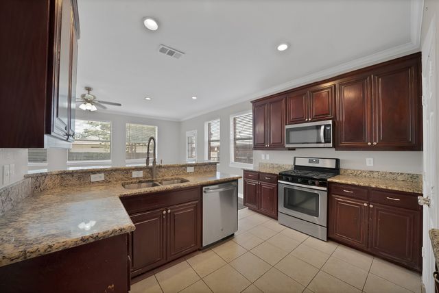 4833 Bridle Path Way, Fort Worth, TX 76244