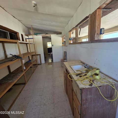 1530 N Libertine Lane, Benson, AZ 85602